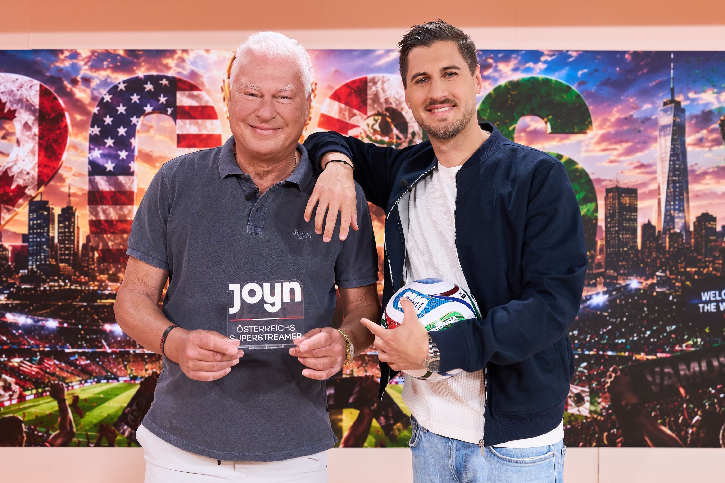 Toni Polster und PULS 4-Fußball-Kommentator Florian Knöchl